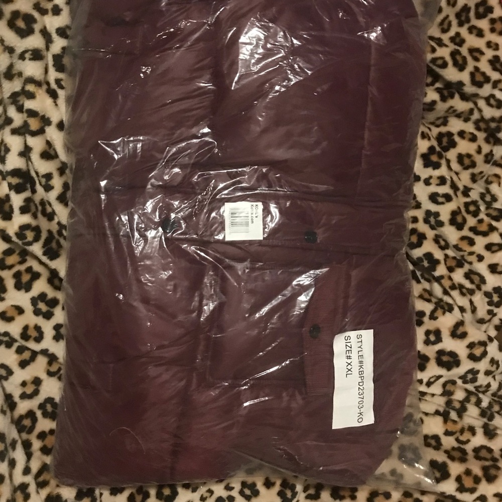 Koolaburra by UGG NWT Corduroy Mid-weight Puffer Jacket in Wine - HOST PICK! ๐ - Picture 8 of 14